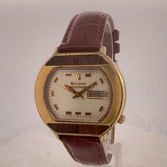 Vintage 1973 Accutron Woody Men's Tuning Fork Wristwatch - Picture 1 of 8